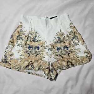 Chic High Waist Women's Shorts in White and Gold